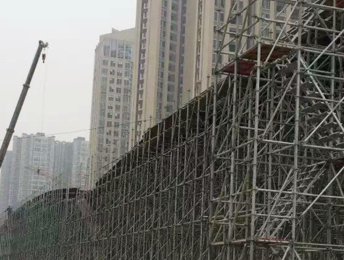How to prevent the collapse of  scaffolding?