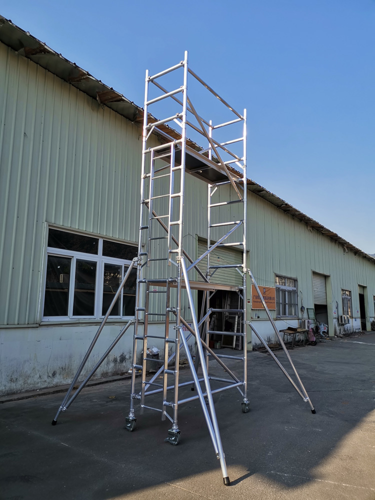 Mobile scaffold size and type