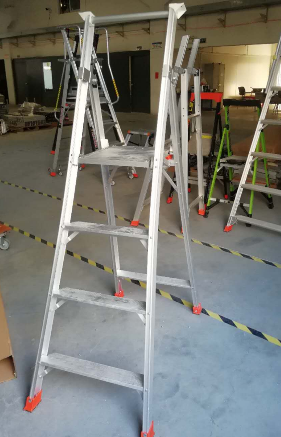New type of aluminum platform ladder.