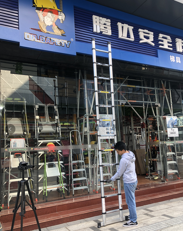 Telescopic ladder maintenance