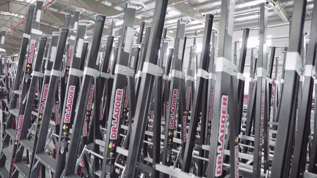 How-to-set-up ladder and how to climbing