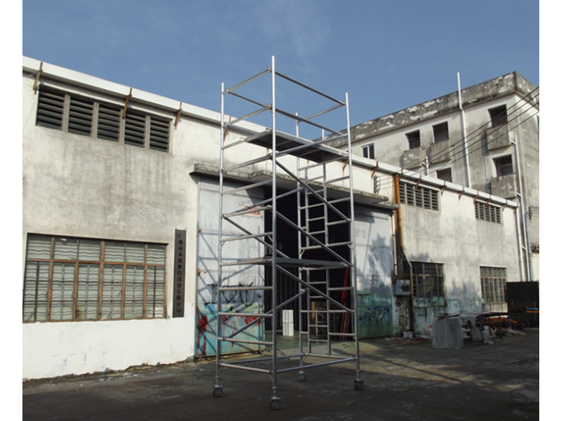 Safety issues of mobile aluminum scaffolding