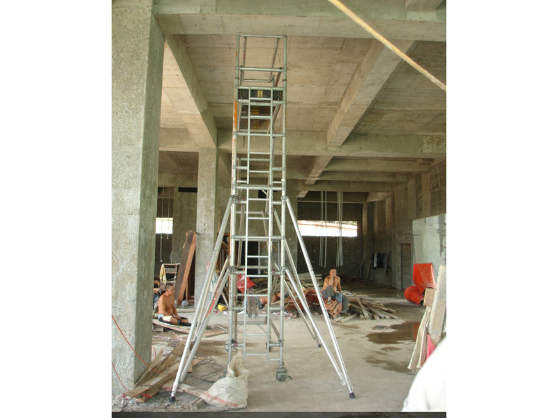 Aluminium alloy scaffolding is used in the East Tower West Tower, a landmark building in Guangzhou