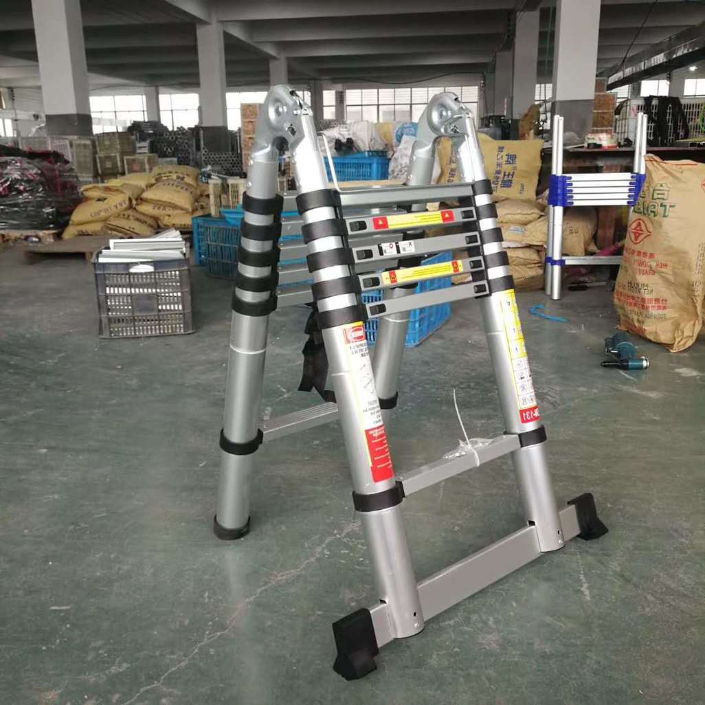 The gardening triangle aluminum ladder makes your gardening work more convenient!