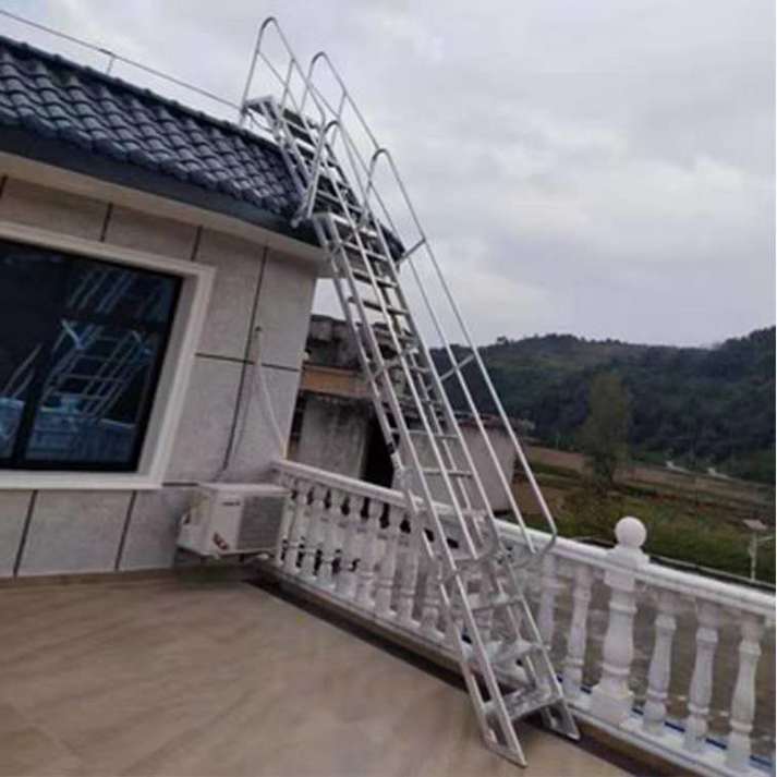 What are the advantages of mobile platform ladders in use