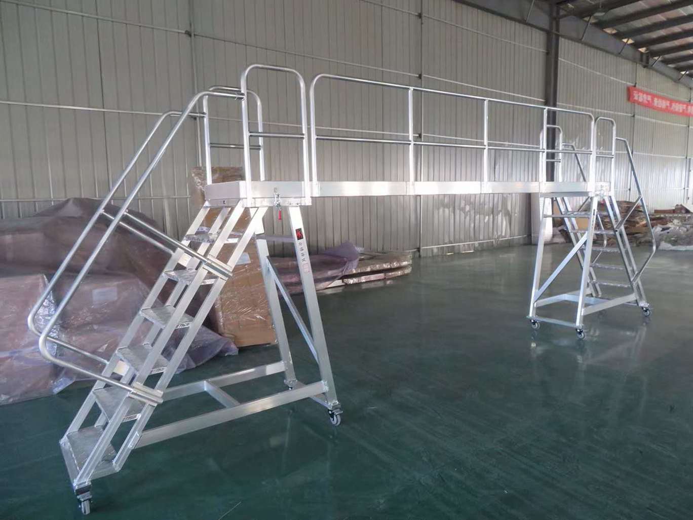 Rugged structure of aluminum alloy ladder