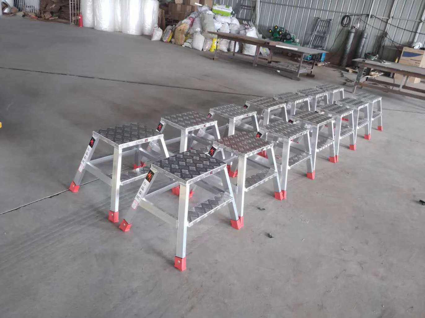 ﻿Aluminum alloy ladders are now very widely used
