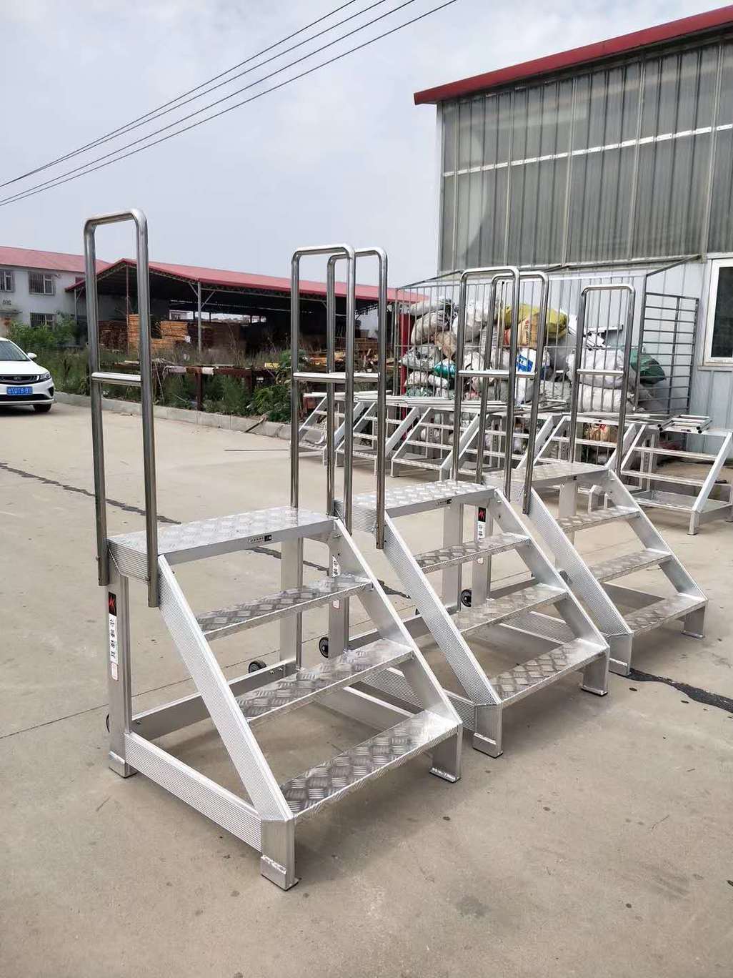 ﻿Aluminum alloy ladder brings convenience to users