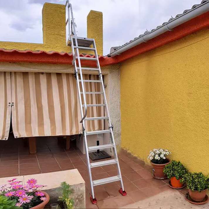 What are the commonly used materials for making climbing step ladders